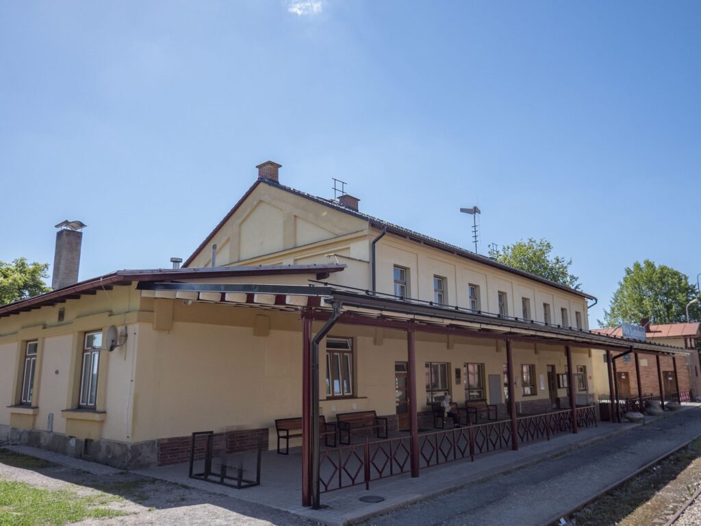 Nádražní budova – Malé Svatoňovice