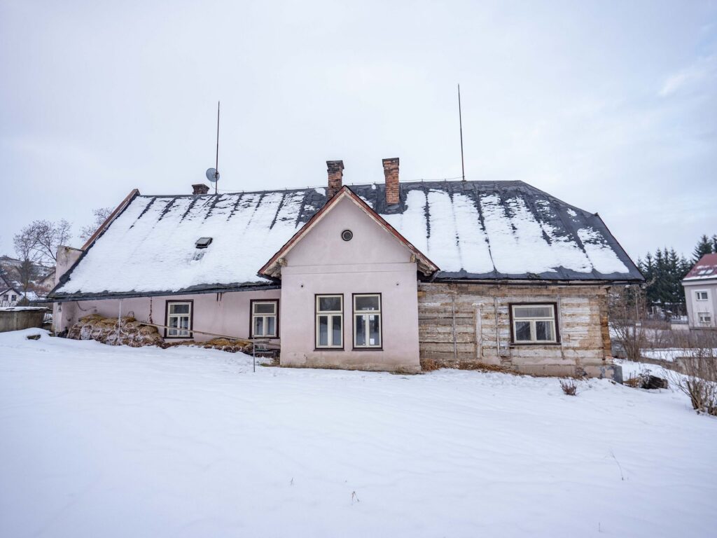 Poloroubená chalupa v Rychnově nad Kněžnou